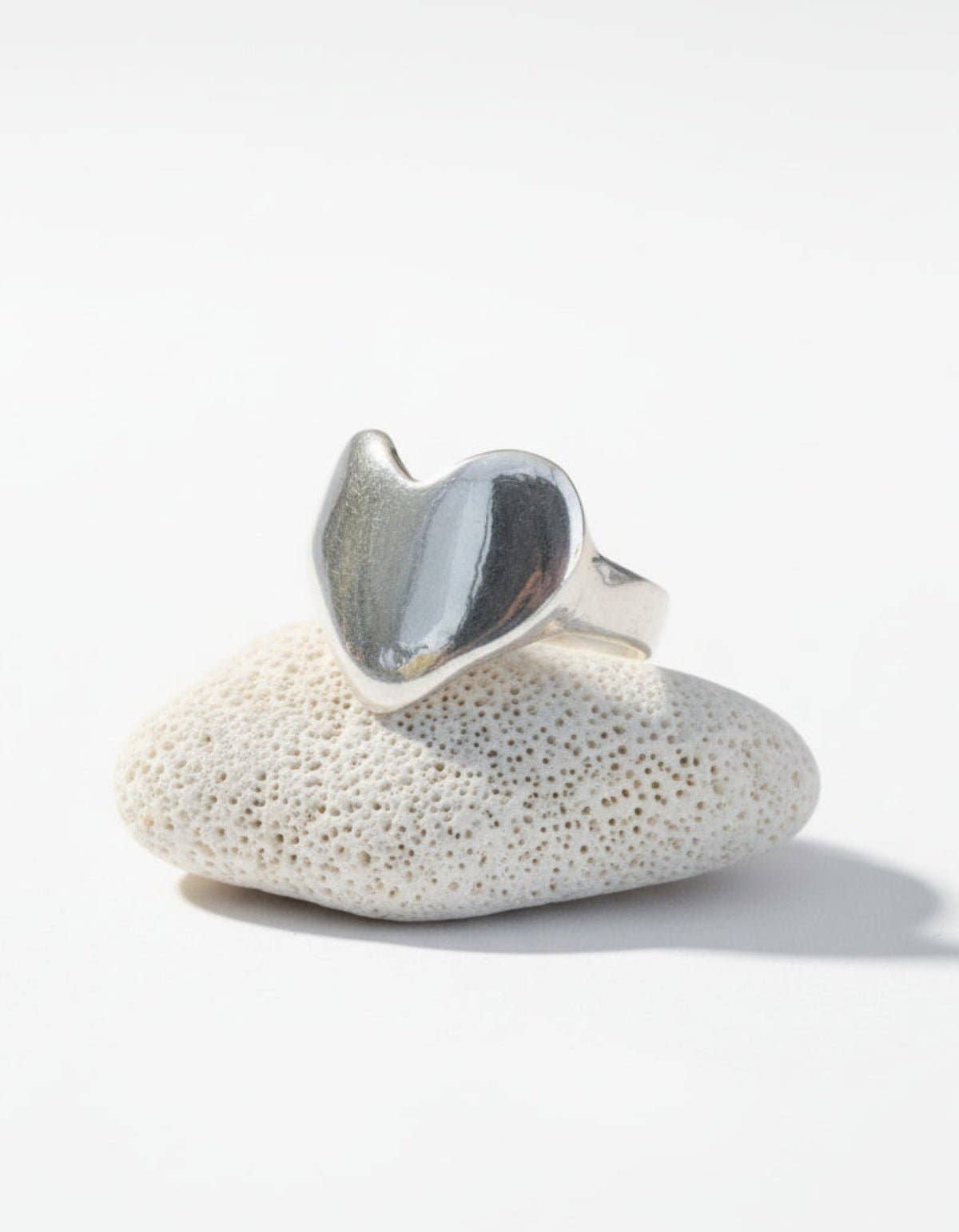 Dea Dia - Wholesale Signet Ring - Eros Silver Heart Signet Ring1