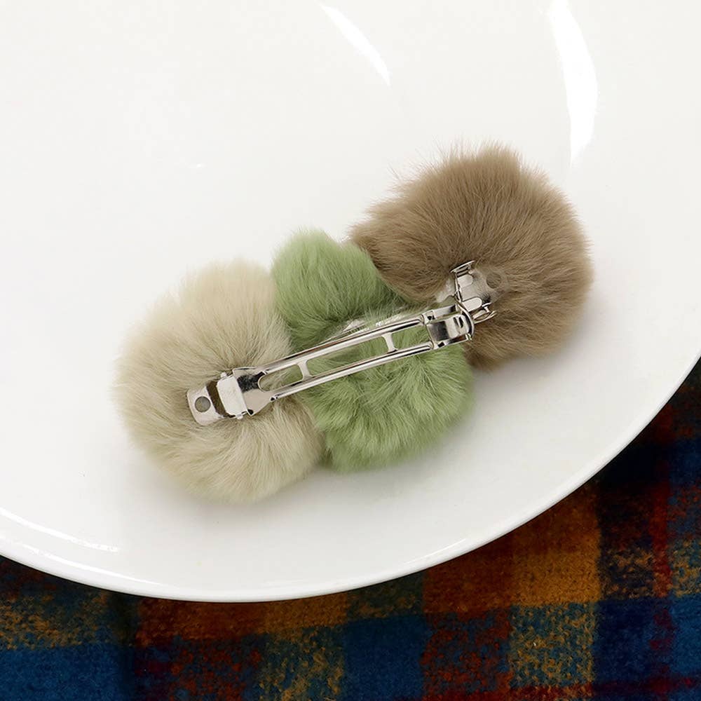 Sensibling Corp. - Vente Barrette – femme - Barrette à trois pompons en fausse fourrure29