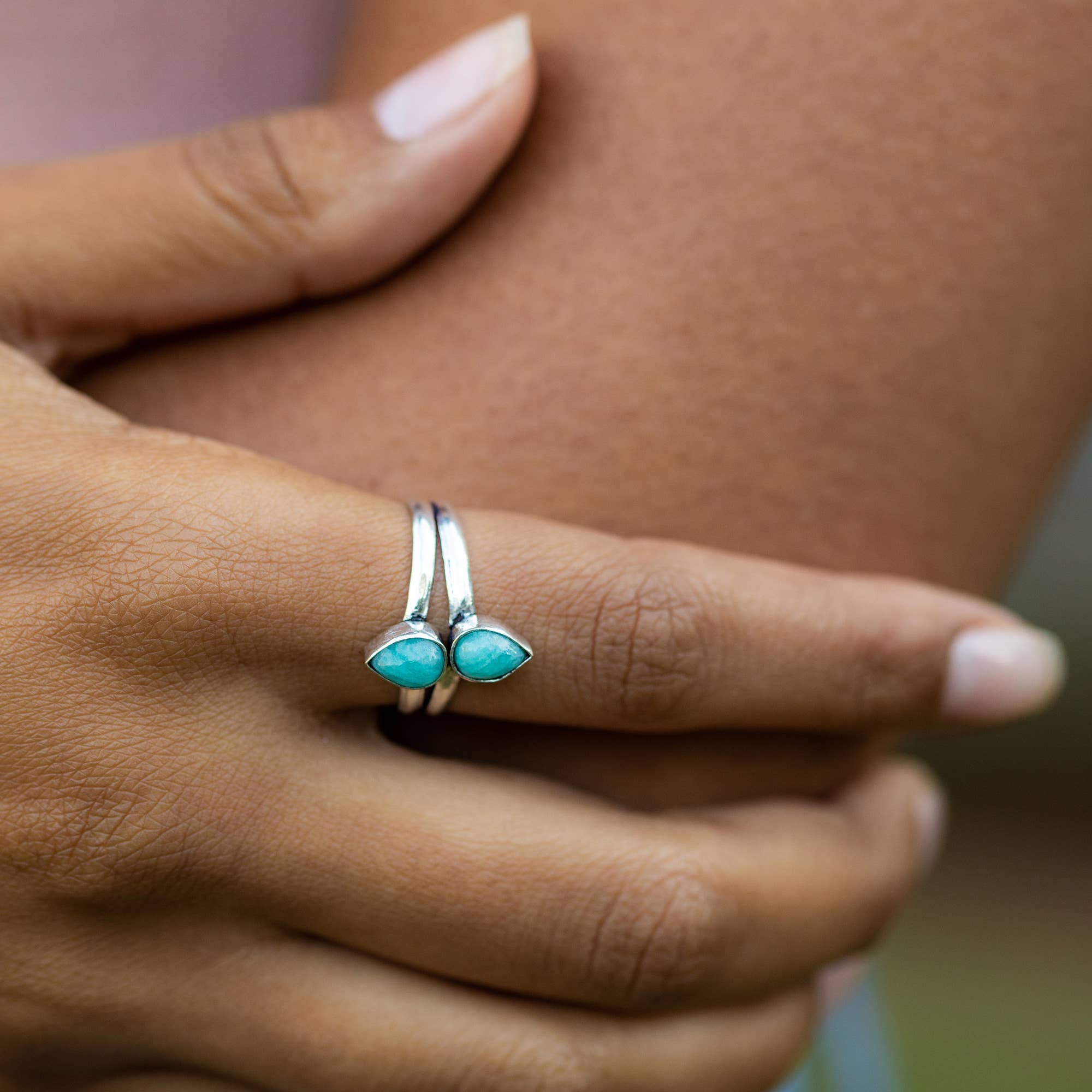 Anju Jewelry – Engroshandel Smykkesæt – Tanvi sølvbelagte ringe - pakke med 24 stk.1