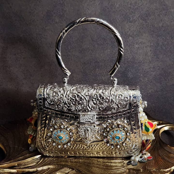 JASMINE Bag Silver for wholesale by Clutch It Handbags