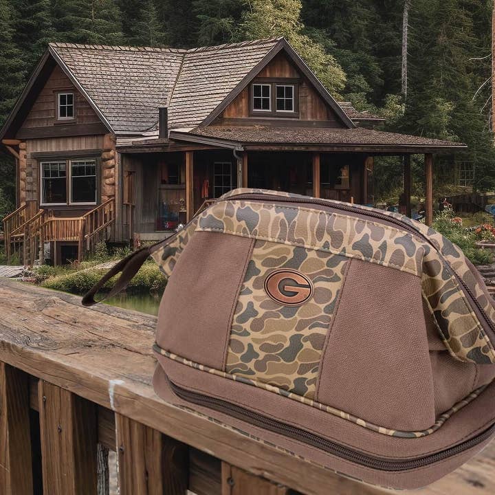 Brown Tan Georgia Bulldogs Camo Canvas Toiletry Bag. for wholesale on Faire5