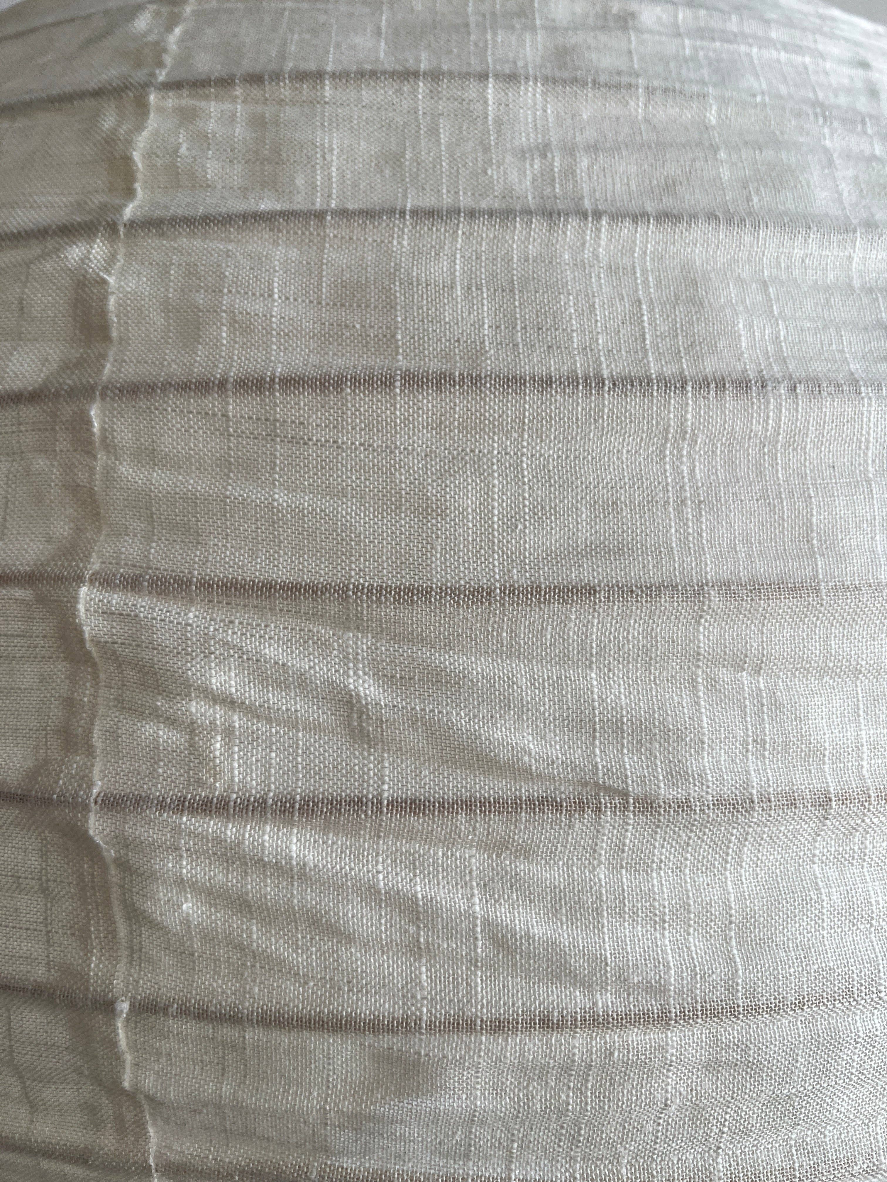 Office Objets - Wholesale Chandelier/Hanging Light - Medium round Japanese-style pendant light in rattan and natural linen D:4050