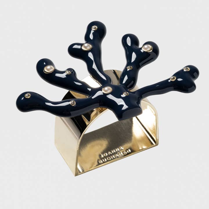 Lot de quatre ronds de serviette en corail, bleu marine pour la vente par Joanna Buchanan