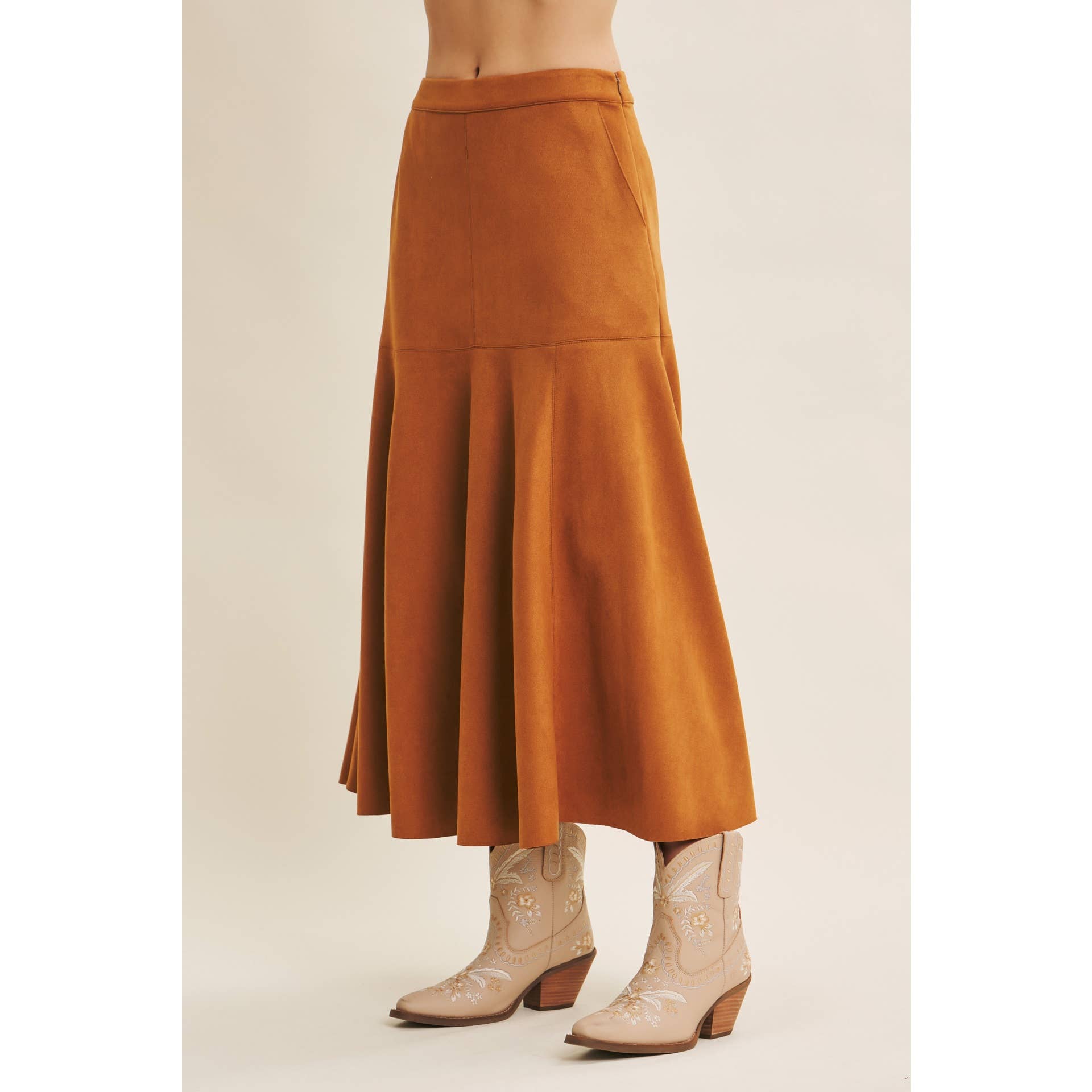 in february – wholesale Kjol - Dam – VEGANSK MOCKA PANELERAD A-LINJE MIDI-KJOL10