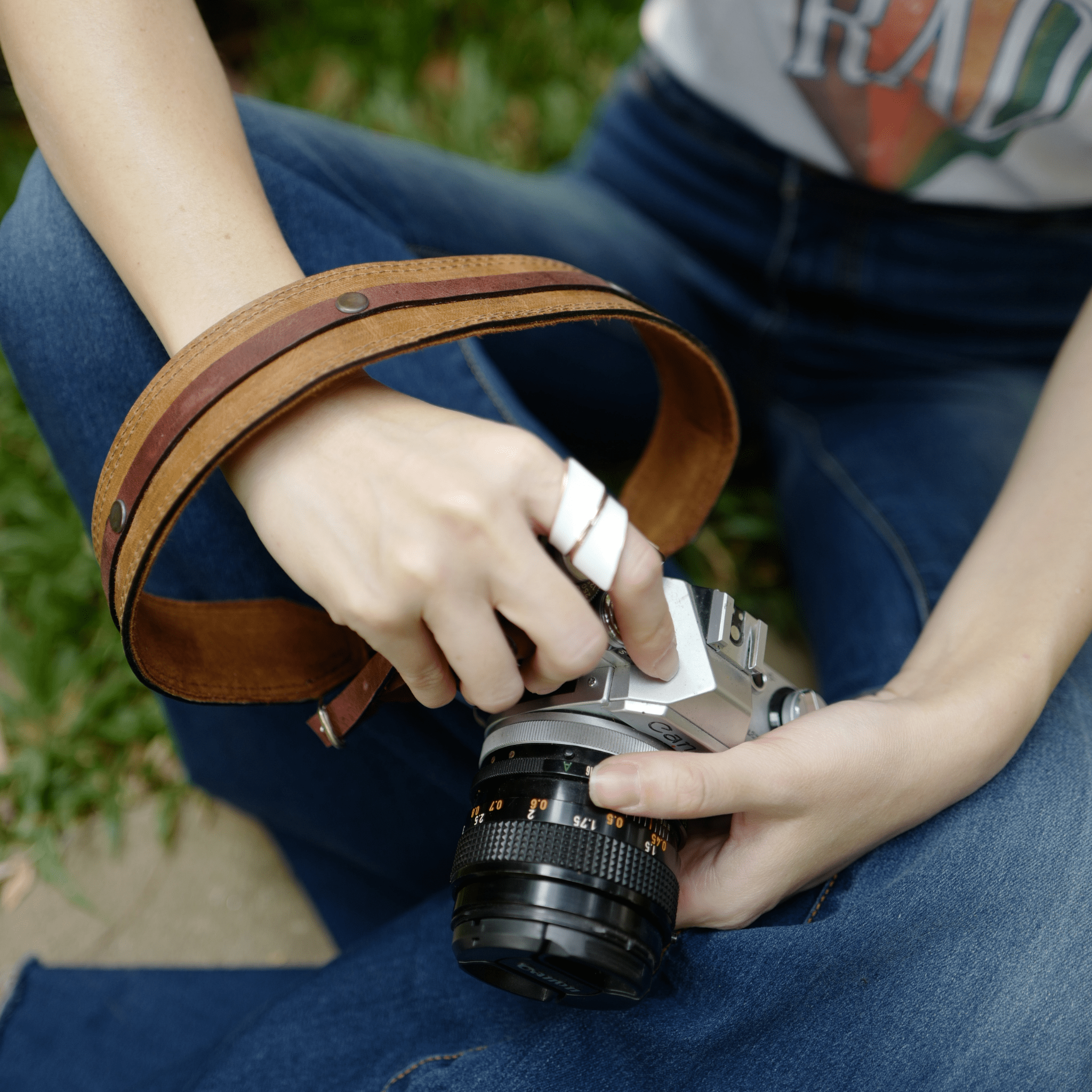 Atitlan Leather – Engroshandel Kamerarem – Dobbelt farve læder kamerastrop7