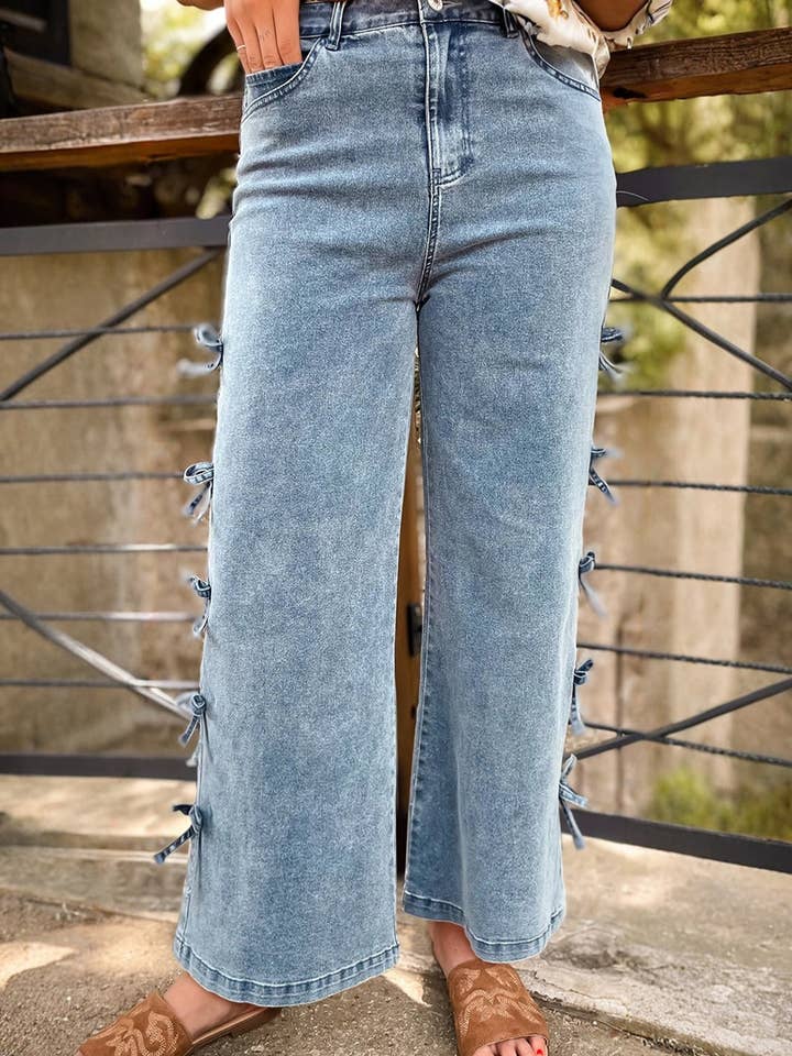 Denim buks med sløjfe i siden og lige ben for engroshandel hos PRETTY BASH