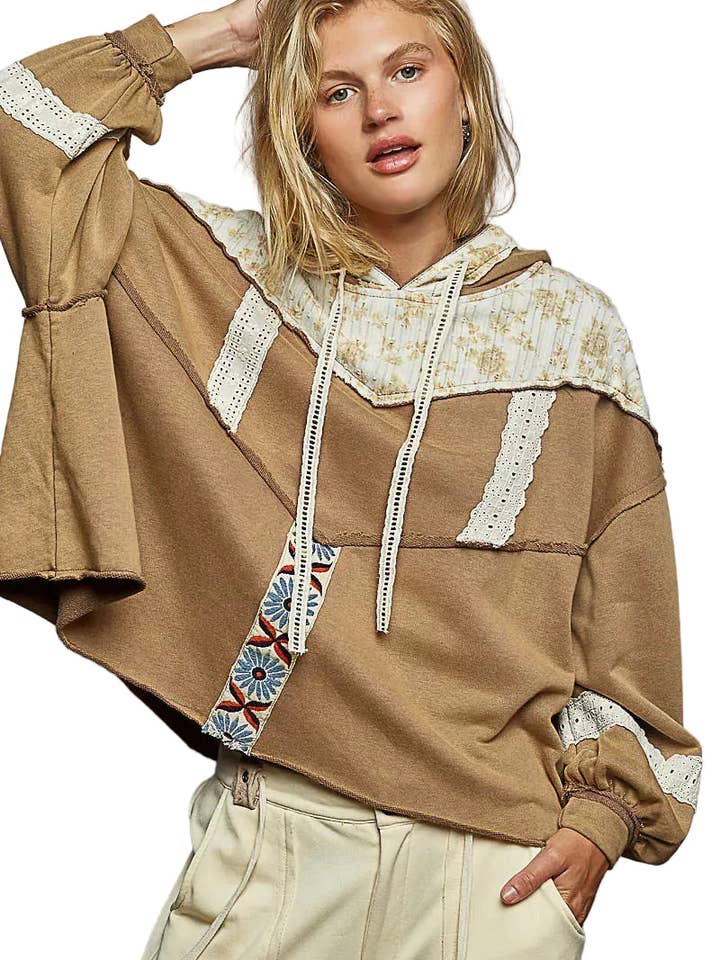 POL hættetrøje med snøre i fransk frotté med gazeprint patch for engroshandel hos Garden Naked