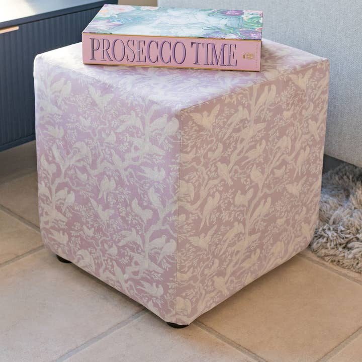 Laurence Llewelyn-Bowens firkantede puf - Twitter for engroshandel hos Febland