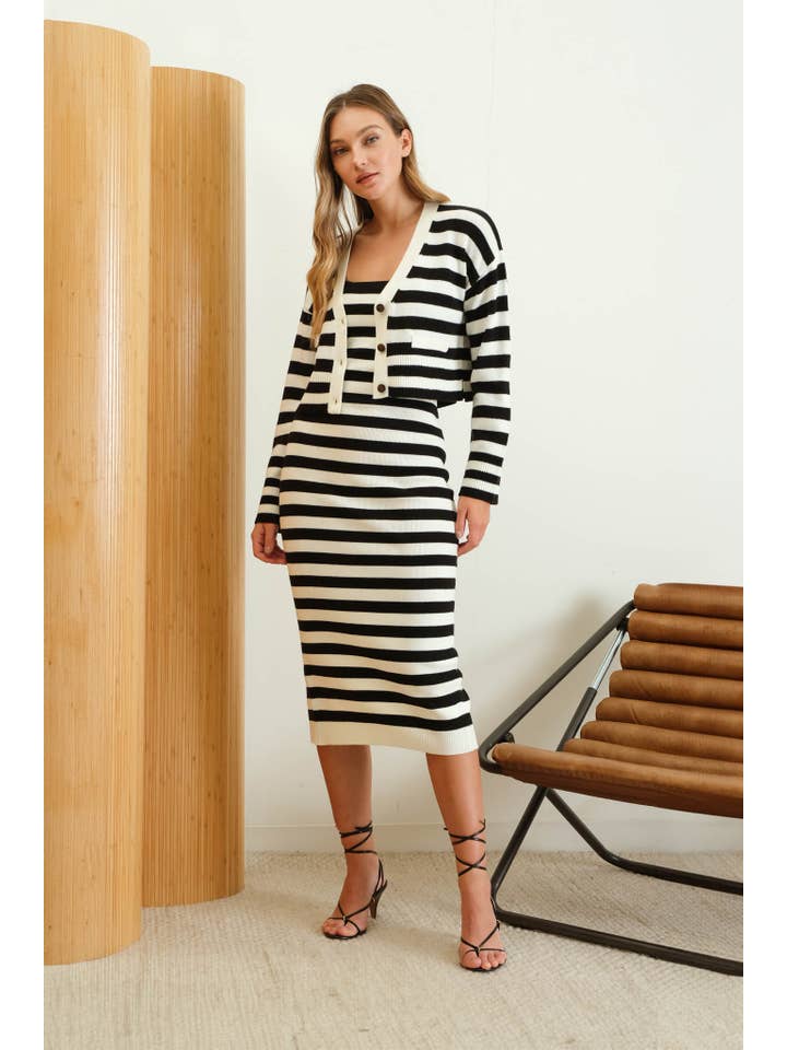 The Workshop Studio - Wholesale Cardigan - Women's - STRIPE LONG SLEEVE KNIT BUTTON DOWN CARDIGAN