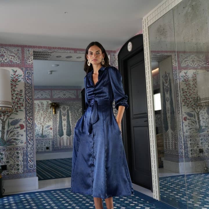 Robe Brume - AUTOMNE/FALL 2025 et autres tendances Résultats pour vetement femme haut gamme en vente B2B. Retours gratuits et paiement à 60 jours sur Faire sur Faire.