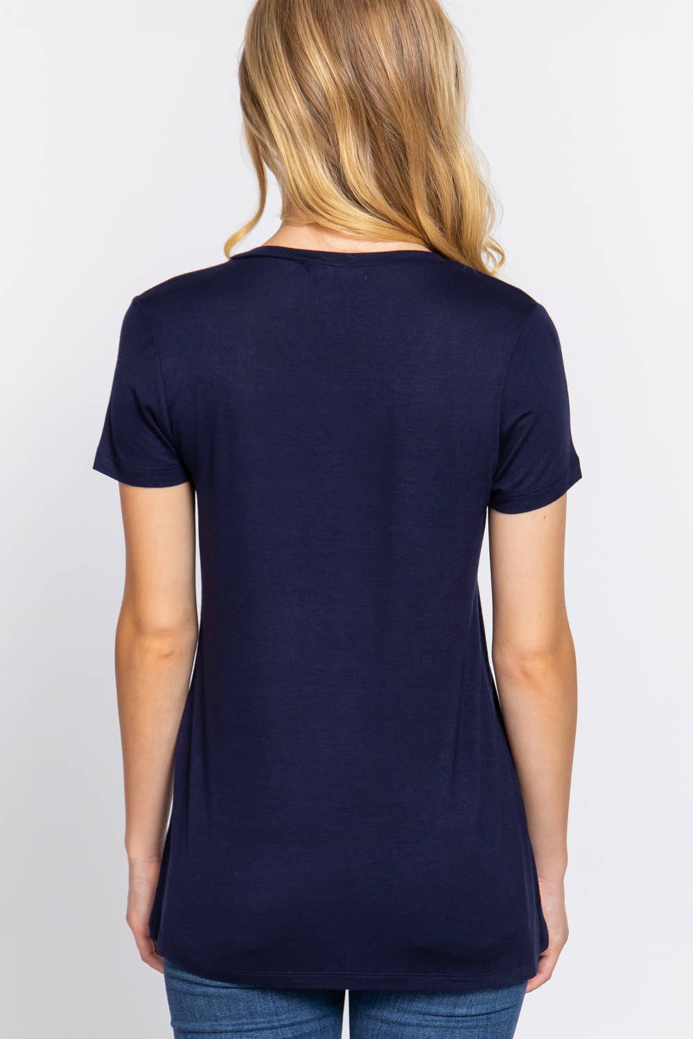 Active Basic | Active USA – Großhandel T-Shirt – Damen – Kurzärmliges Top mit V-Ausschnitt und Tasche1