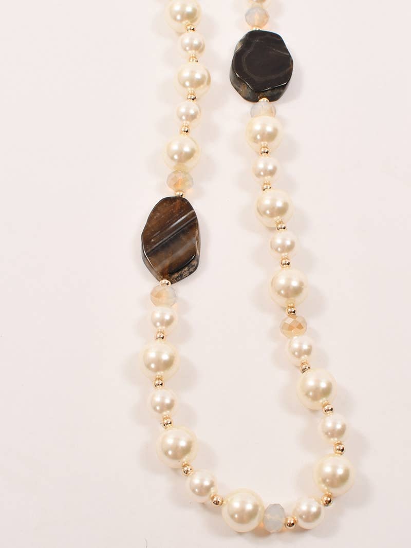 Victoria Moda - Wholesale Beaded/Pearl Necklace - Long necklace made of pearls and two natural stones2
