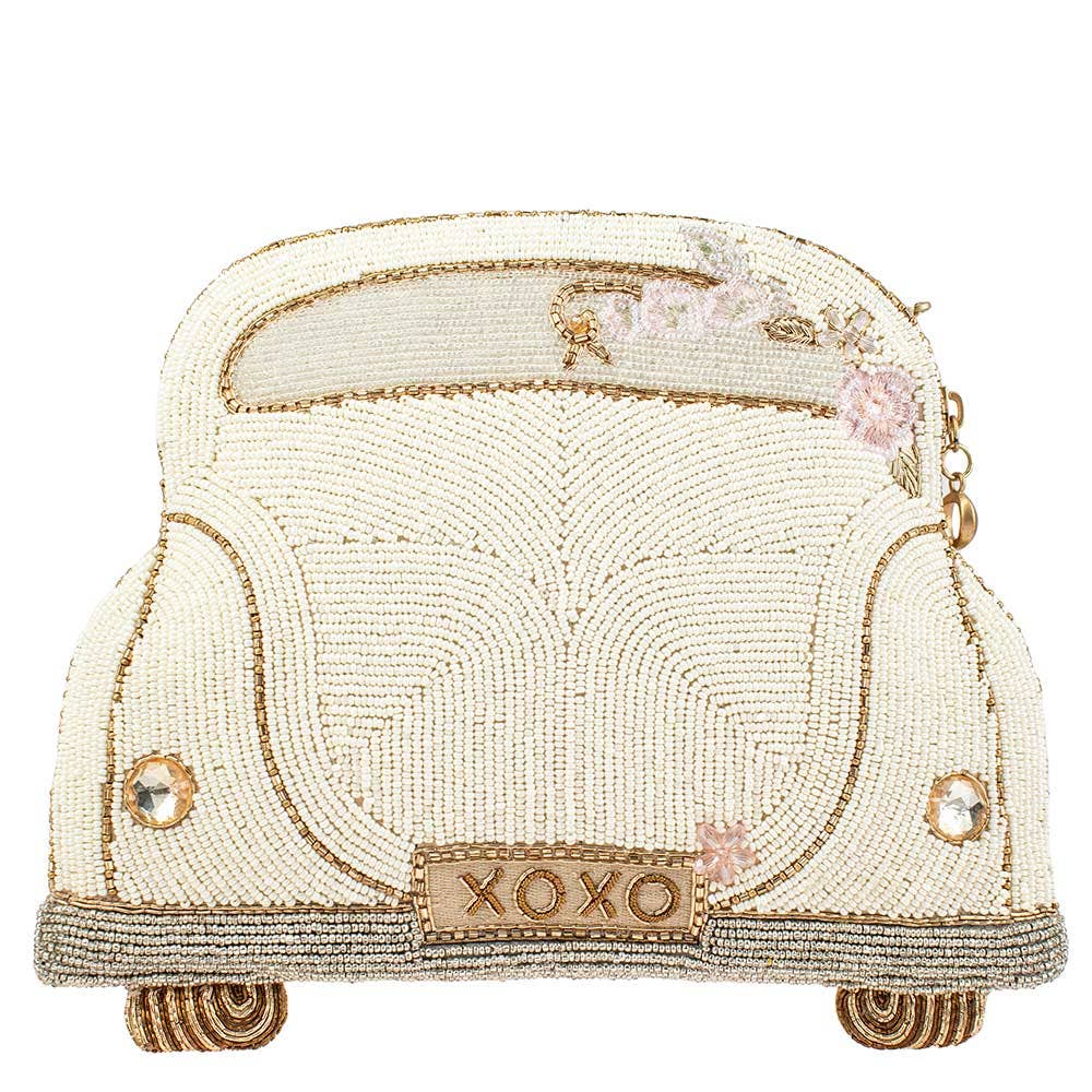 Mary Frances Accessories – bolsa tiracolo - Mulher por atacado – Bolsa transversal com imagem de carro e miçangas Just Married1