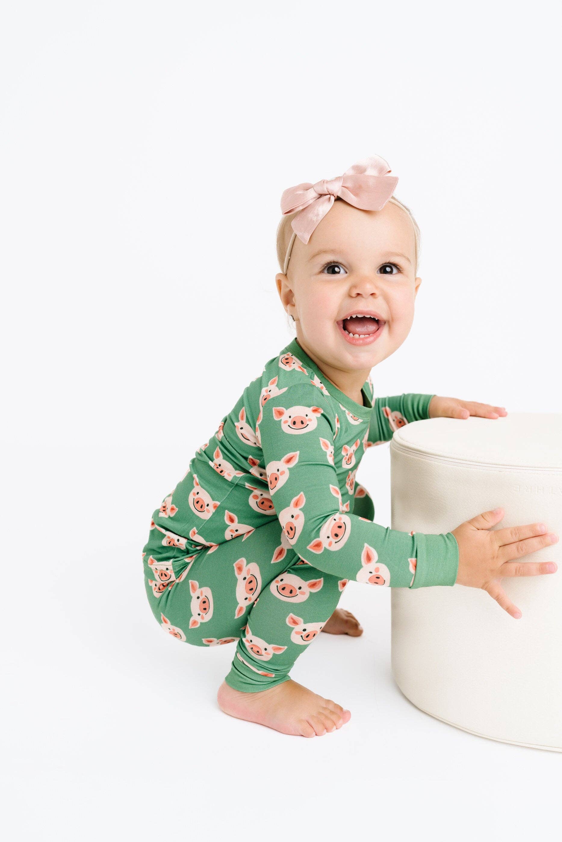 Little One Shop - Wholesale Lounge Set - Kids - Happy Piglets Bamboo Set6