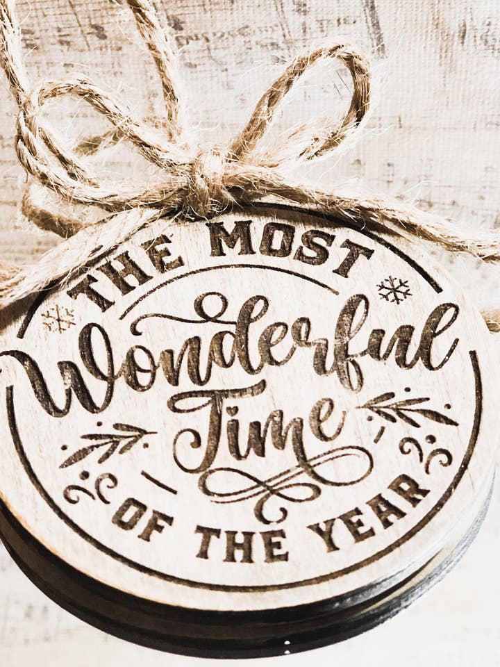 Adorno navideño de granja moderna, adornos de granja, es la época más maravillosa del año, adorno de madera cortado con láser para venta al por mayor de The Blended Nest