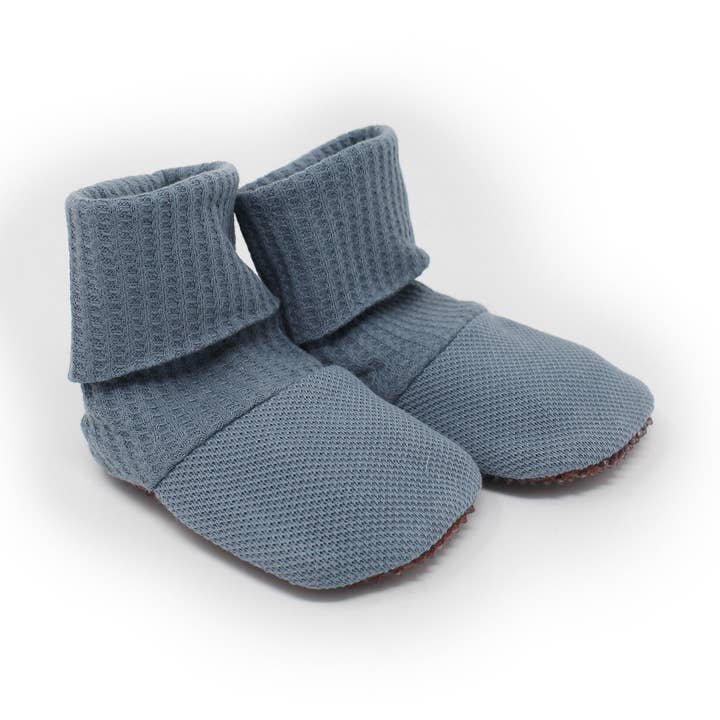Piscine | Chaussons Bébé en Piqué Bio pour la vente par L'ovedbaby