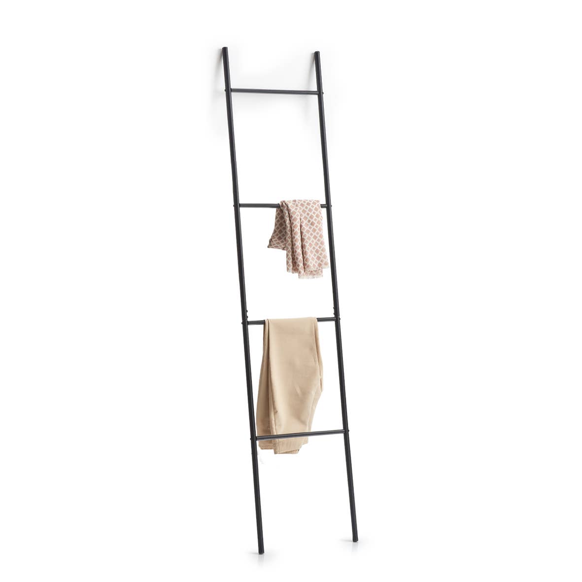Ladder towel holder, metal, black for wholesale on Faire1