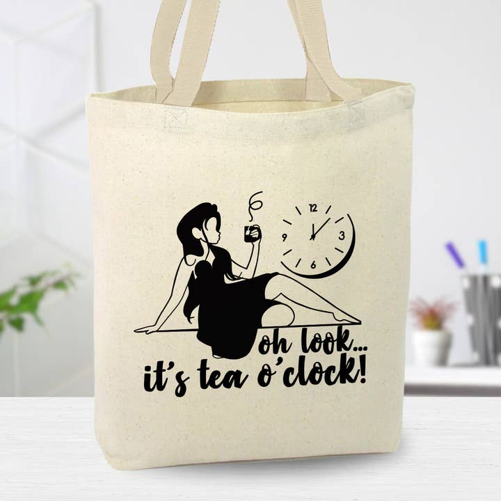 C'est Tea O'clock ! Sac fourre-tout en toile, salon de thé, personnalisé pour la vente par Anna B. Shop