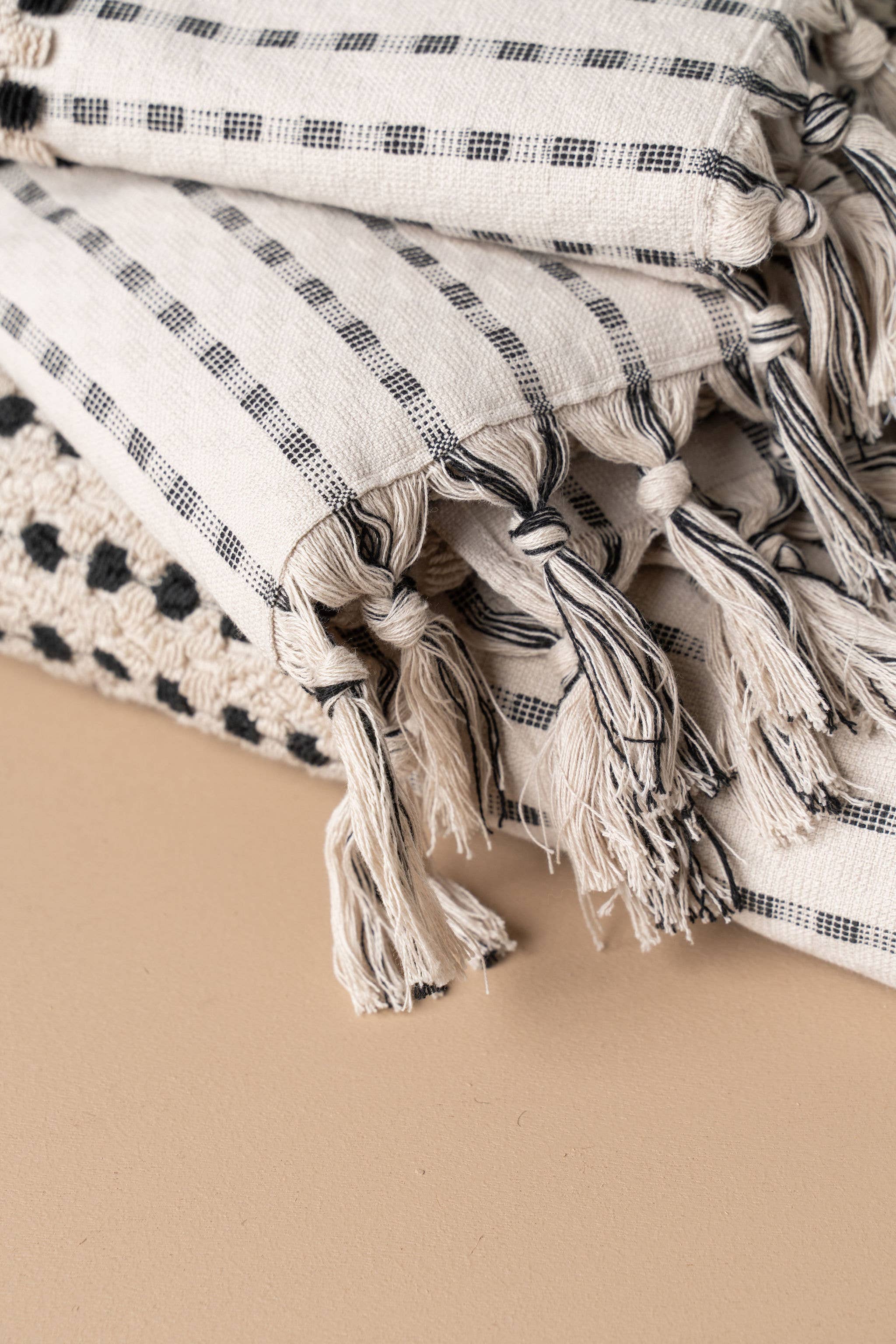 Saardé – Engroshandel Badehåndklæde – Kollektion af kikærter håndklæder | Sten/Sort3