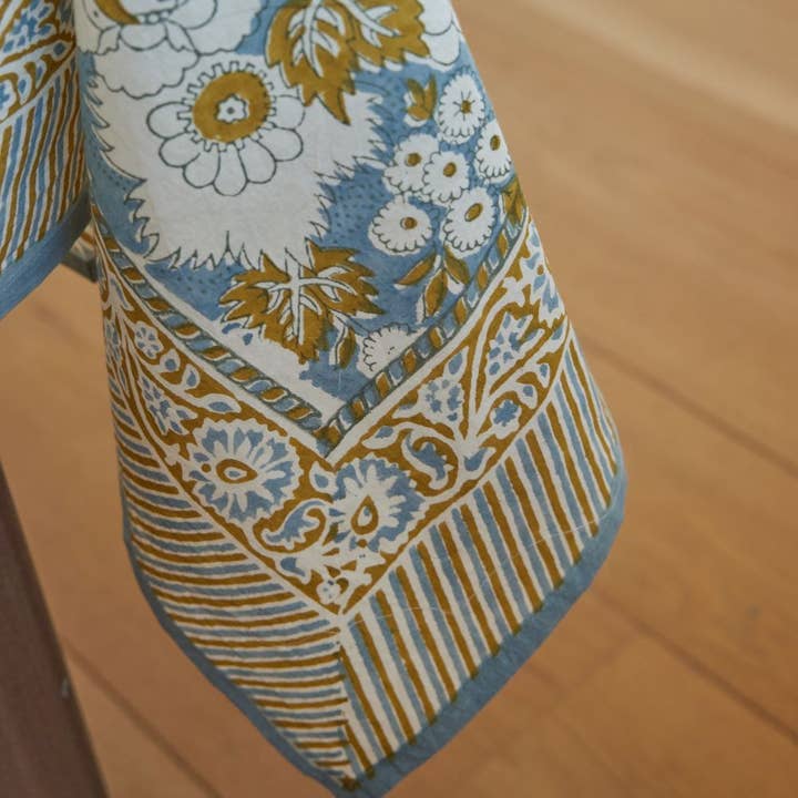 Bonheur du Jour - Vente Nappes - Nappe à motif floral indien Vishnu bleu4