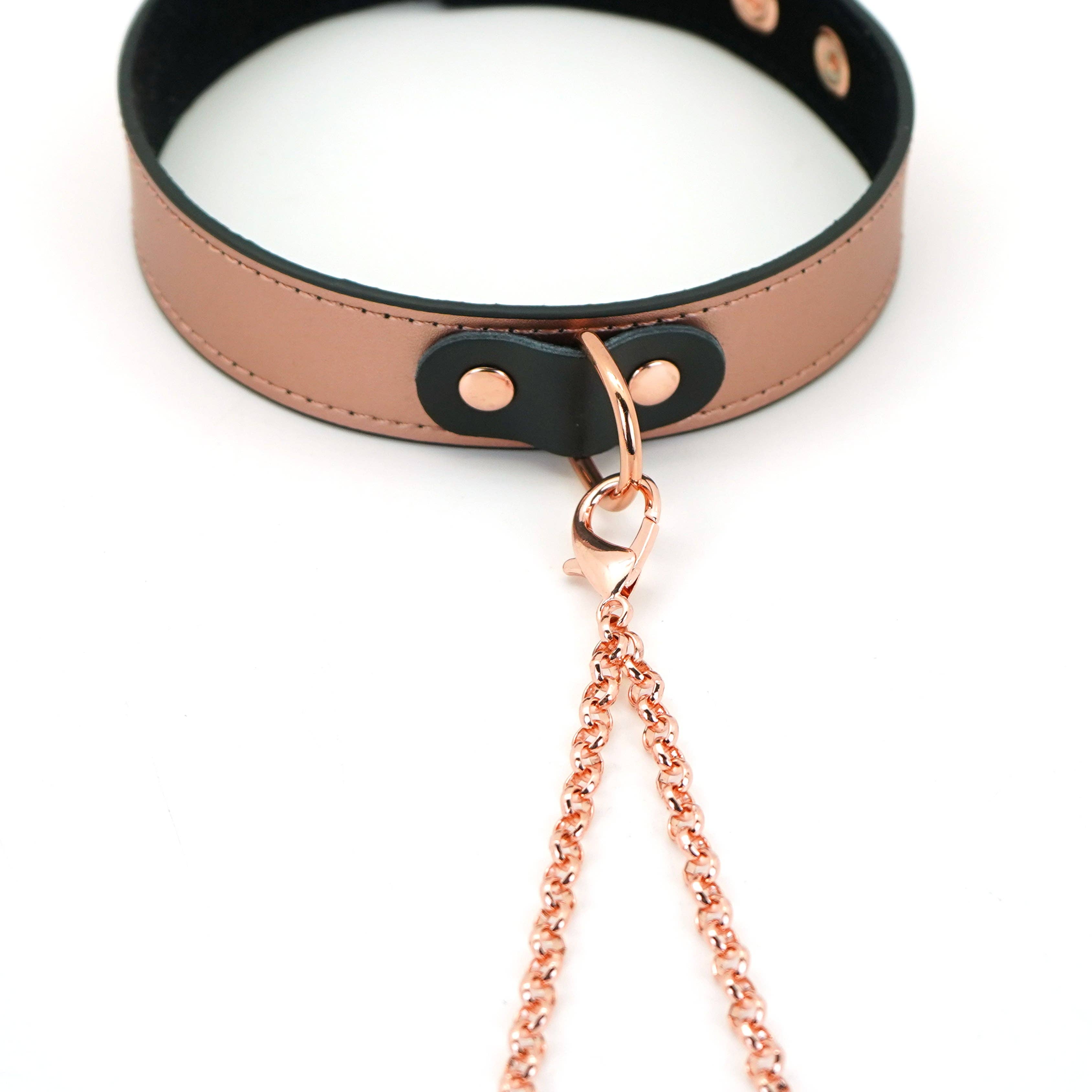 Liebe Seele – Großhandel Sexspielzeug – Rosegold Lederhalsband mit verstellbaren Brustwarzenklemmen3