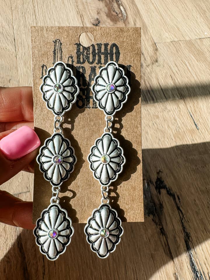 Boucles d'oreilles à tige Western Concho Drop pour la vente par Boho Ranch Shop