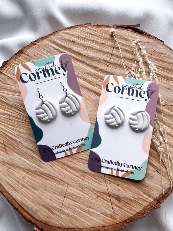 Volleybal - Bengels/Studs voor wholesale door Crafted by Cortney