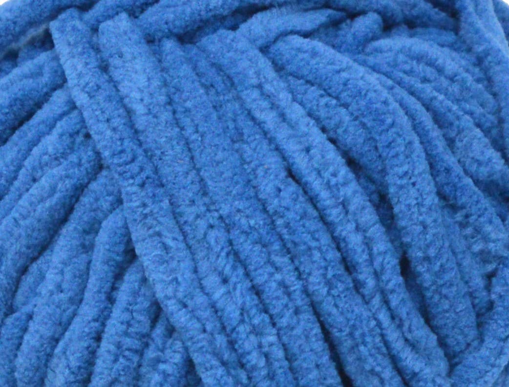 Creative World of Crafts - Wholesale Yarn - Hello Love Blanket Plush Yarn 100g31