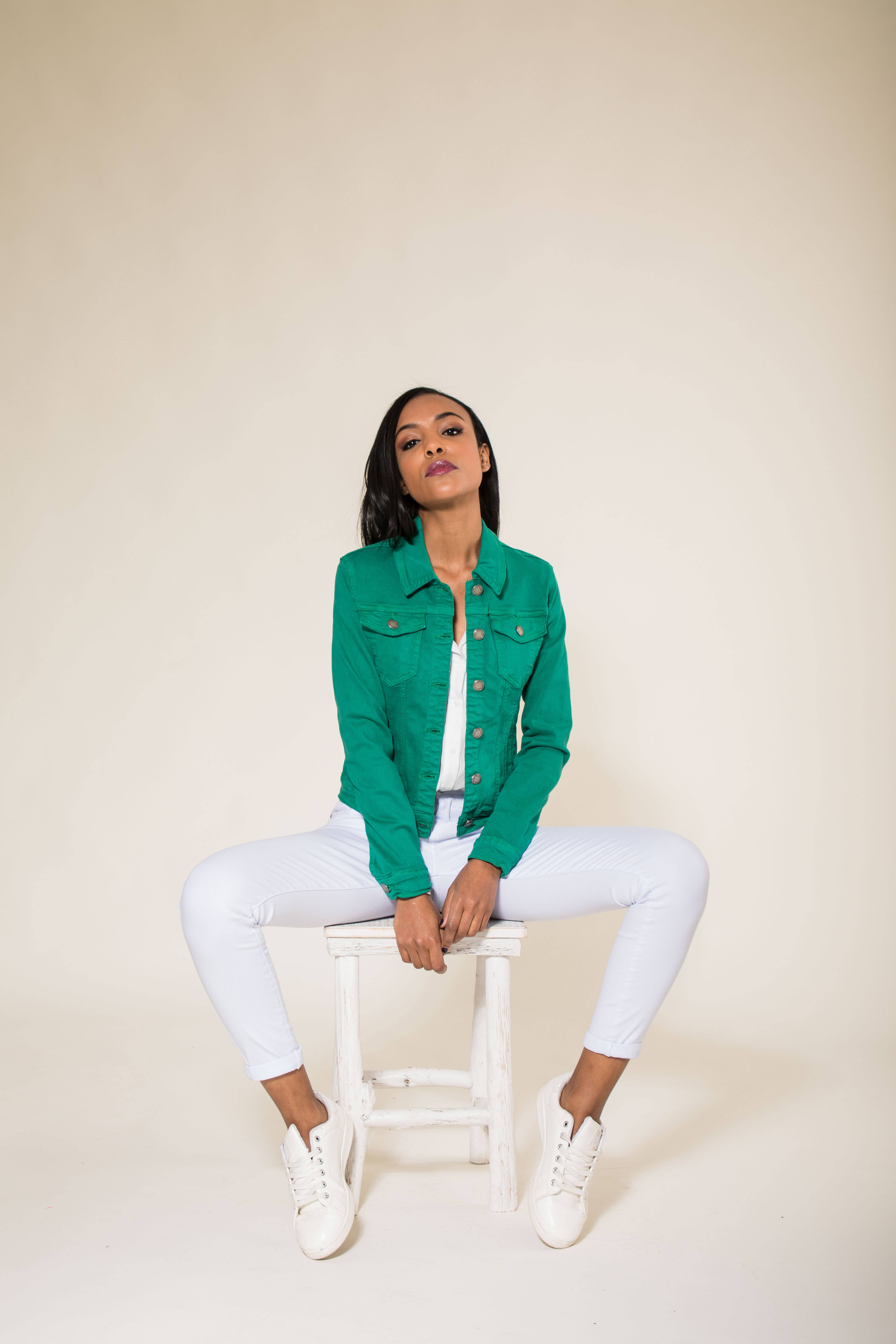 Nina Carter - Wholesale Jas - Dames - Stretch nauwsluitend jack kleur J212A16