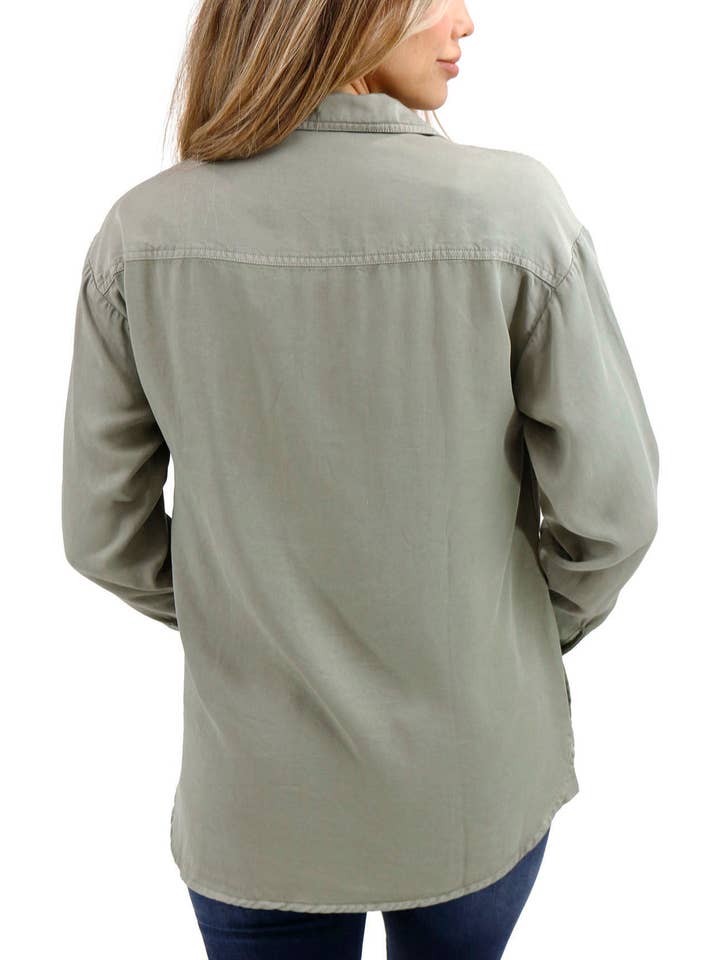 Salvia Giacca camicia utility in Tencel™ Lyocell color salvia in vendita all'ingrosso su Faire9