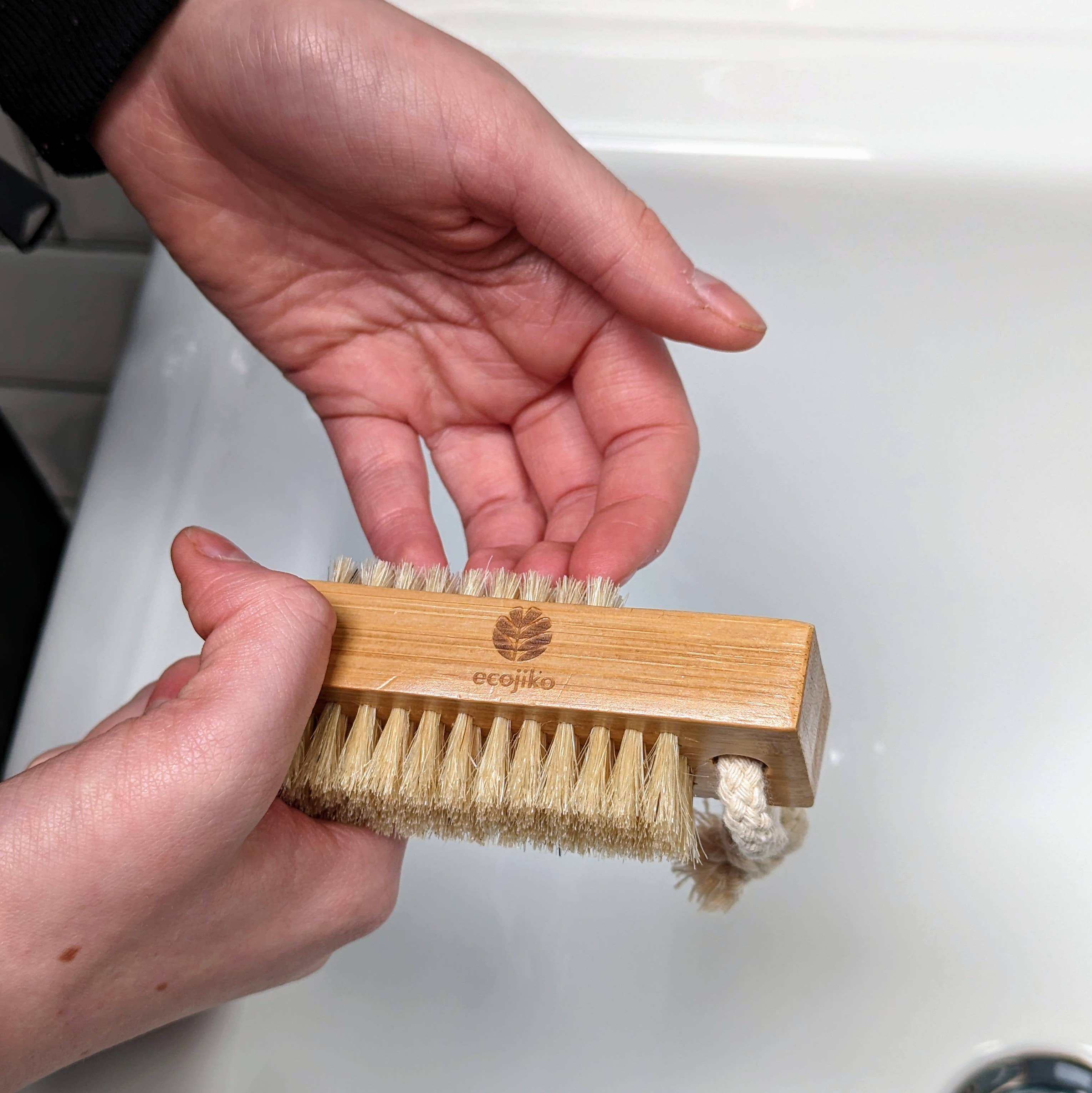 ecojiko - Vente Sets de soins pour les ongles - Brosse à ongles écologique sans plastique en bambou3