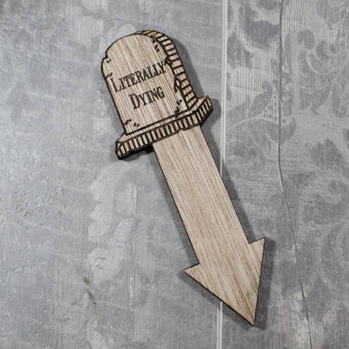 Raven Design – Großhandel Pfosten/Pfähle – Literally Dying — Gotischer Pflanzenpfahl aus Holz, 4-teiliges Set4