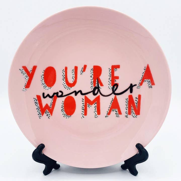 Assiette de 20,3 cm, Wonder Woman par Tess Shearer pour la vente par ART WOW
