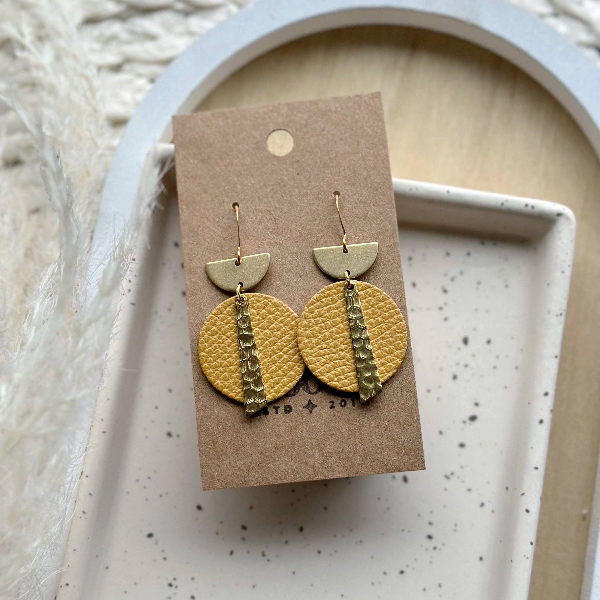 Wicket Goods - Wholesale Dangle Earrings - Crest | Sundial1