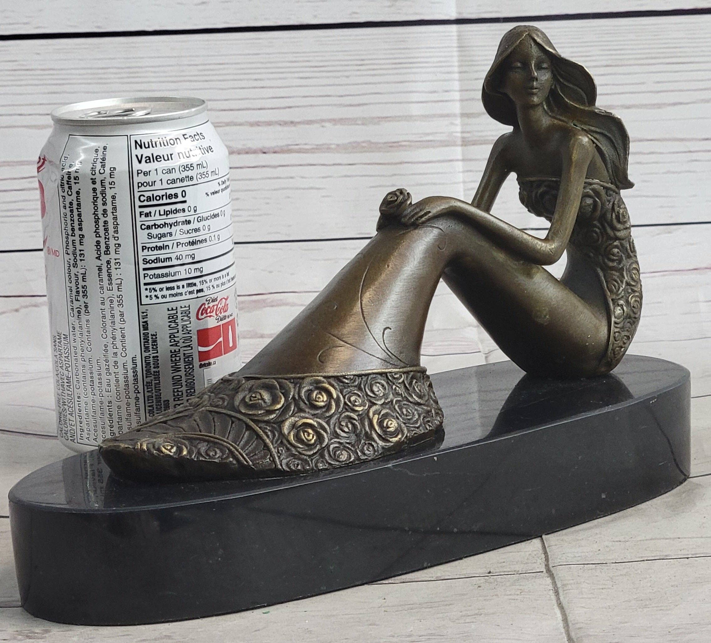Bronzhaus - Venta al por mayor Escultura - Joven Mujer en Falda Floral Efecto Sirena Estatua de Bronce Escultura Figura sobre Base de Mármol1