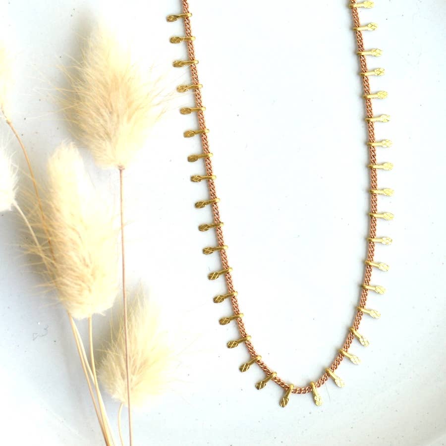 Ker-ij Jewelry – Engroshandel Led/kæde halskæde – Heidi Halskæde - Kort Lagdelt Messinghalskæde1