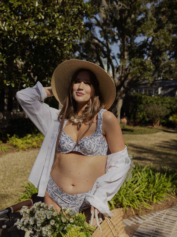 Le Haut Daphne - Volant Toile Bleue pour la vente par Ricki Beach Club