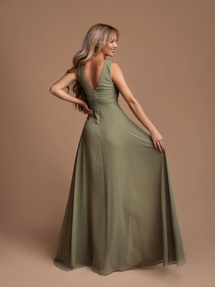 Eva & Lola - Epsilonn - Wholesale Gown - Women's - R1451 - Deep V-neck jumpsuit dress2