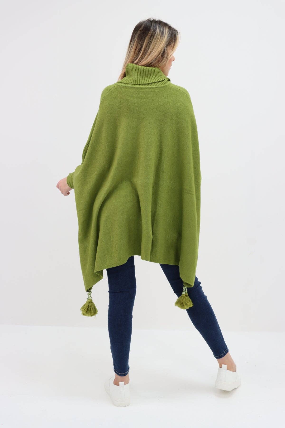 Miss Bold - Vente Poncho – femme - Poncho tunique italien à col bénitier et manches chauve-souris à pompons42