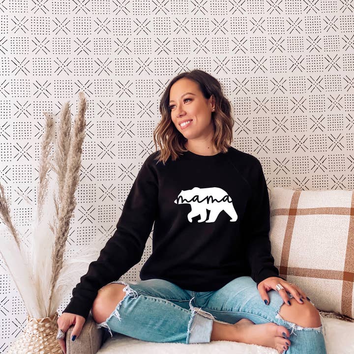 Crewneck Mama Ours, Femme, Design Maman, Mama, Ours pour la vente par Autumn Rose Co.