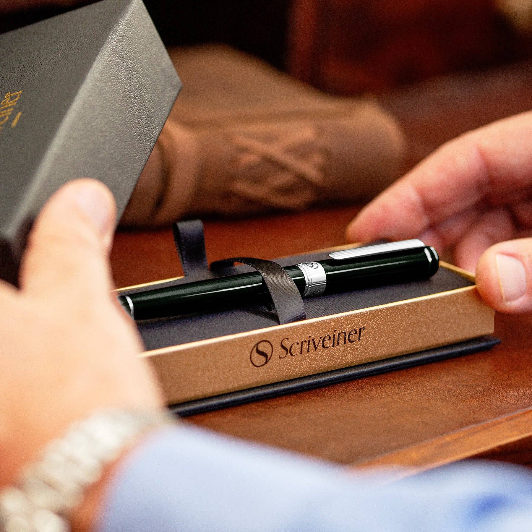 Scriveiner - Wholesale Pen - Classic Black Green Fountain Pen - Fine Nib - Custom2