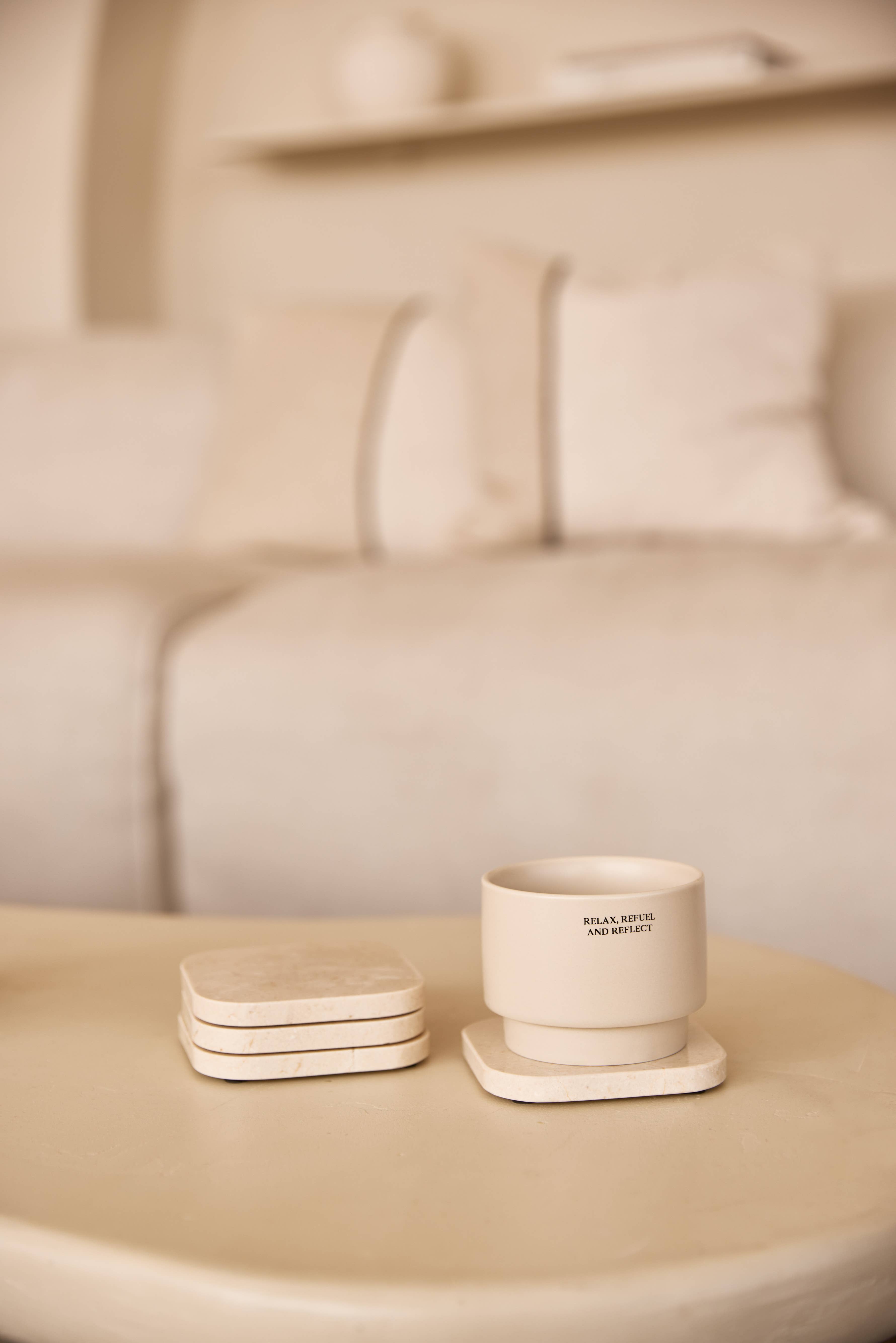 MOOISA B.V. - Wholesale Coasters - Marble coaster - organic - beige set of 4 - 10x11