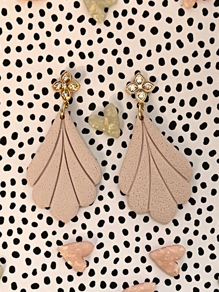 Boucles d'oreilles Valentine Drop pour la vente par Making With Grace