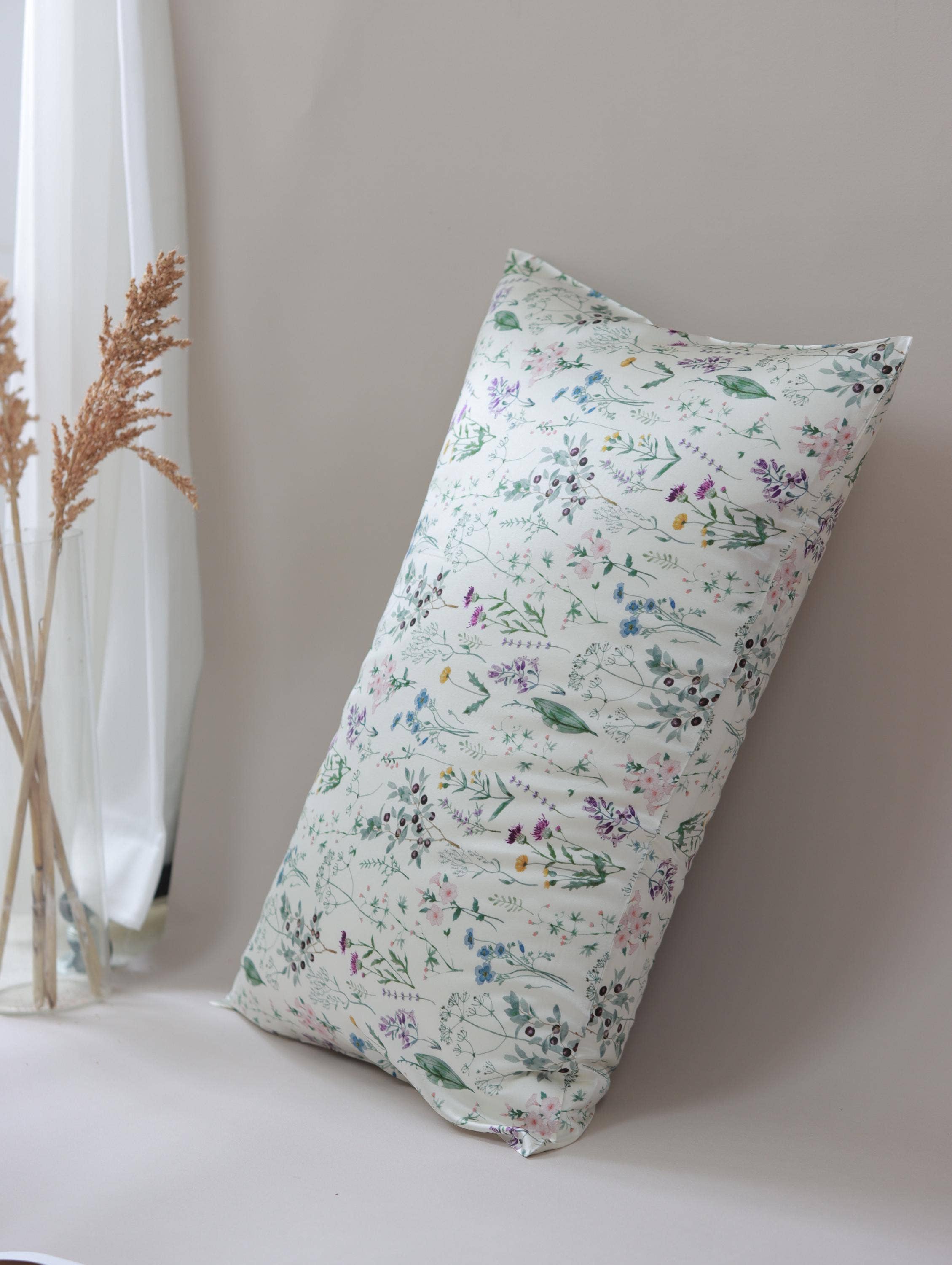 Lian Collection – wholesale Bedding pillowcase/sham – 25 Momme Mulberry Silk Pillowcase: Wildflower Meadow4