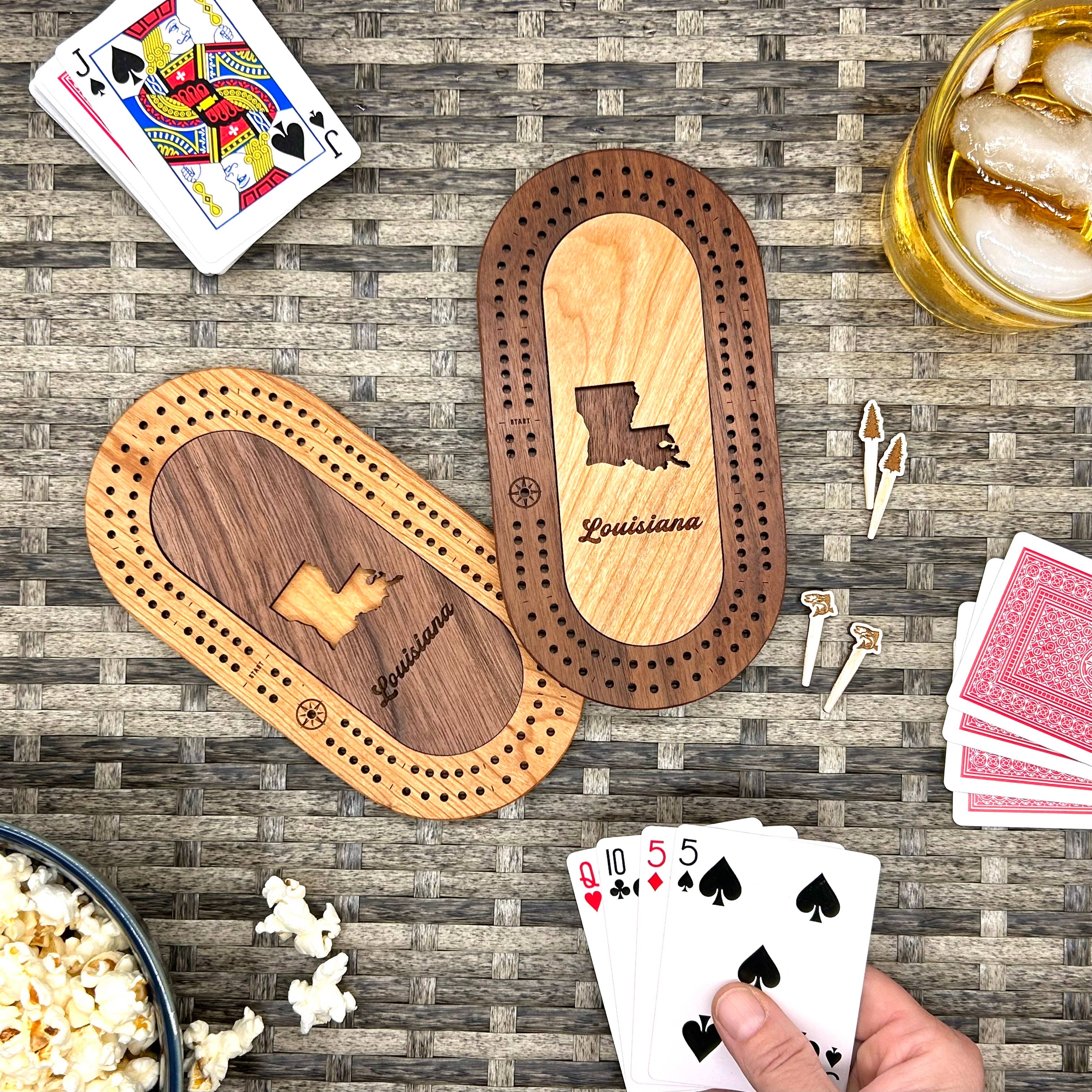 Cast & Carve - Venta al por mayor Juegos de mesa - Juego de minitablas de viaje de EE. UU., con pinzas personalizadas15