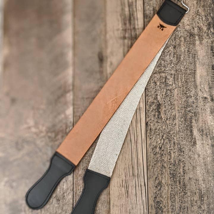 Alineamiento funcional Strop Straight Razor para venta al por mayor de HomeTown Knives.