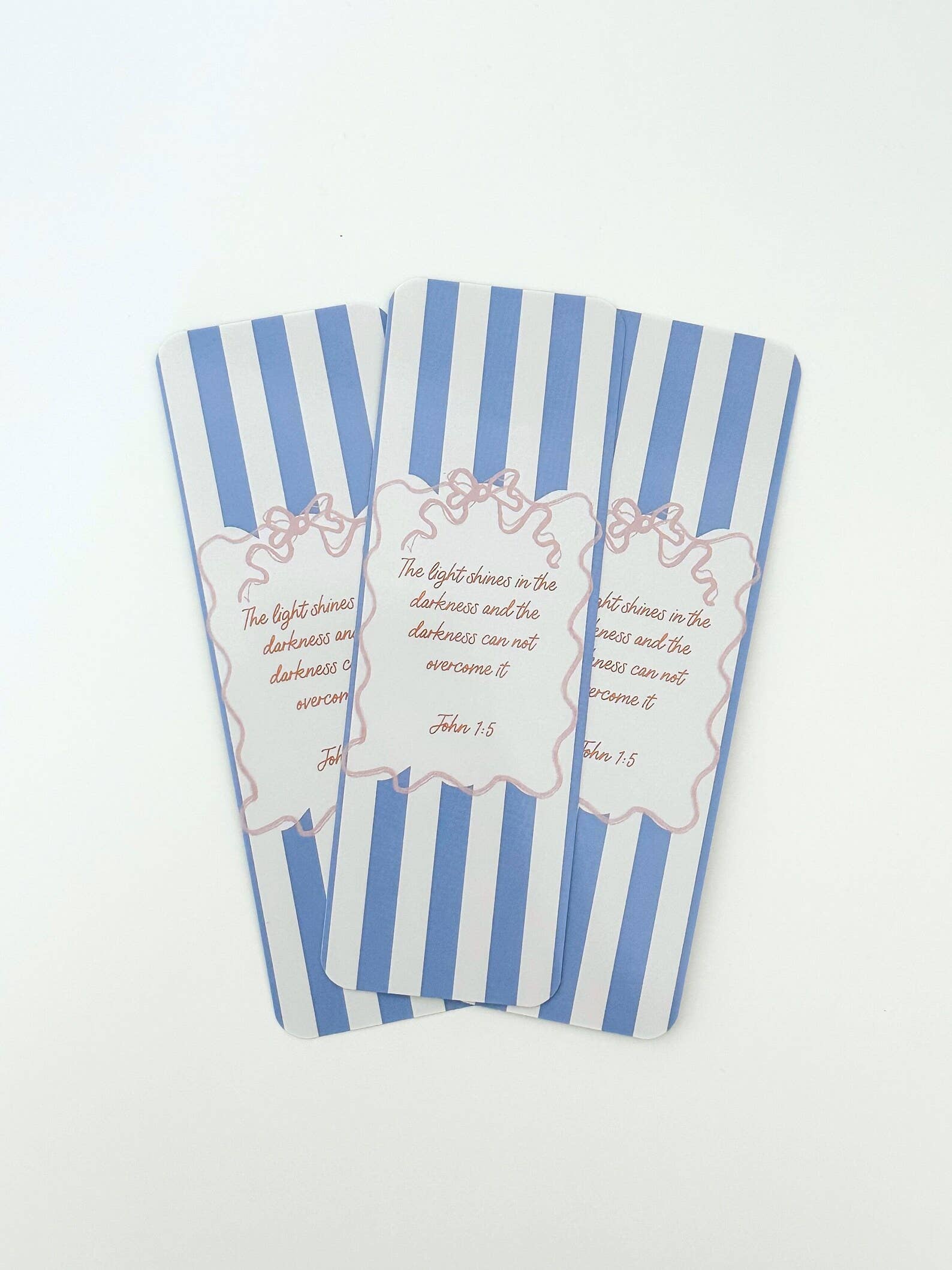 Grow in Grace – Engroshandel Bogmærke – Bogmærke med bibelvers John 1:5, kristent pigebogmærke3