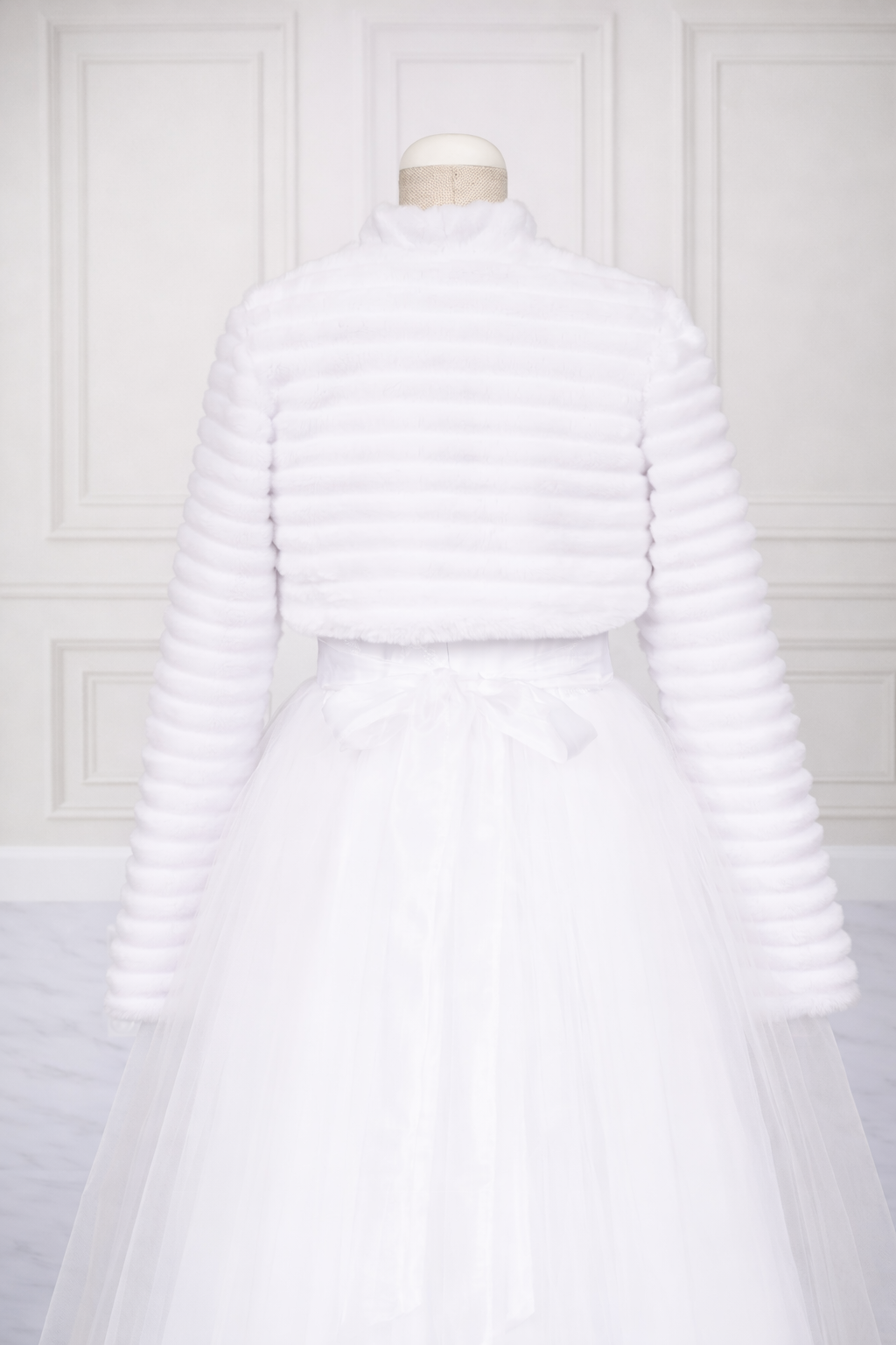 vit Nyhet 2026! Fuskpälsbolero för flickor, vinterytterkläder för wholesale på Faire5