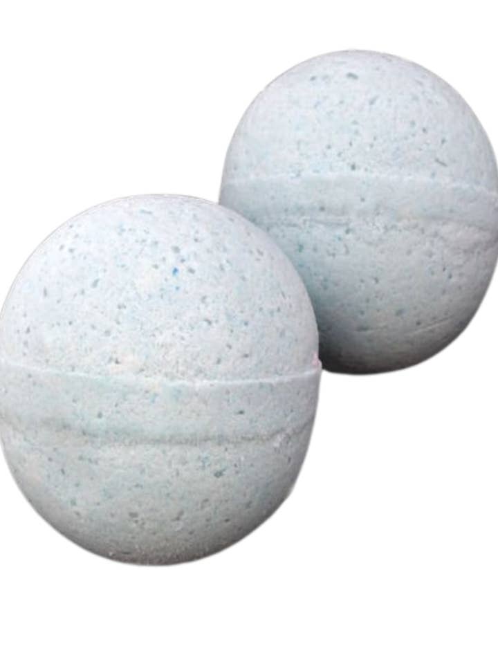 Bombe de Bain Géante à la Lavande Pure aux Herbes de Chanvre pour Bien Dormir avec Sels Naturels, Huile de Chanvre et d'Olive et Argiles pour la vente par The Stuff I Love