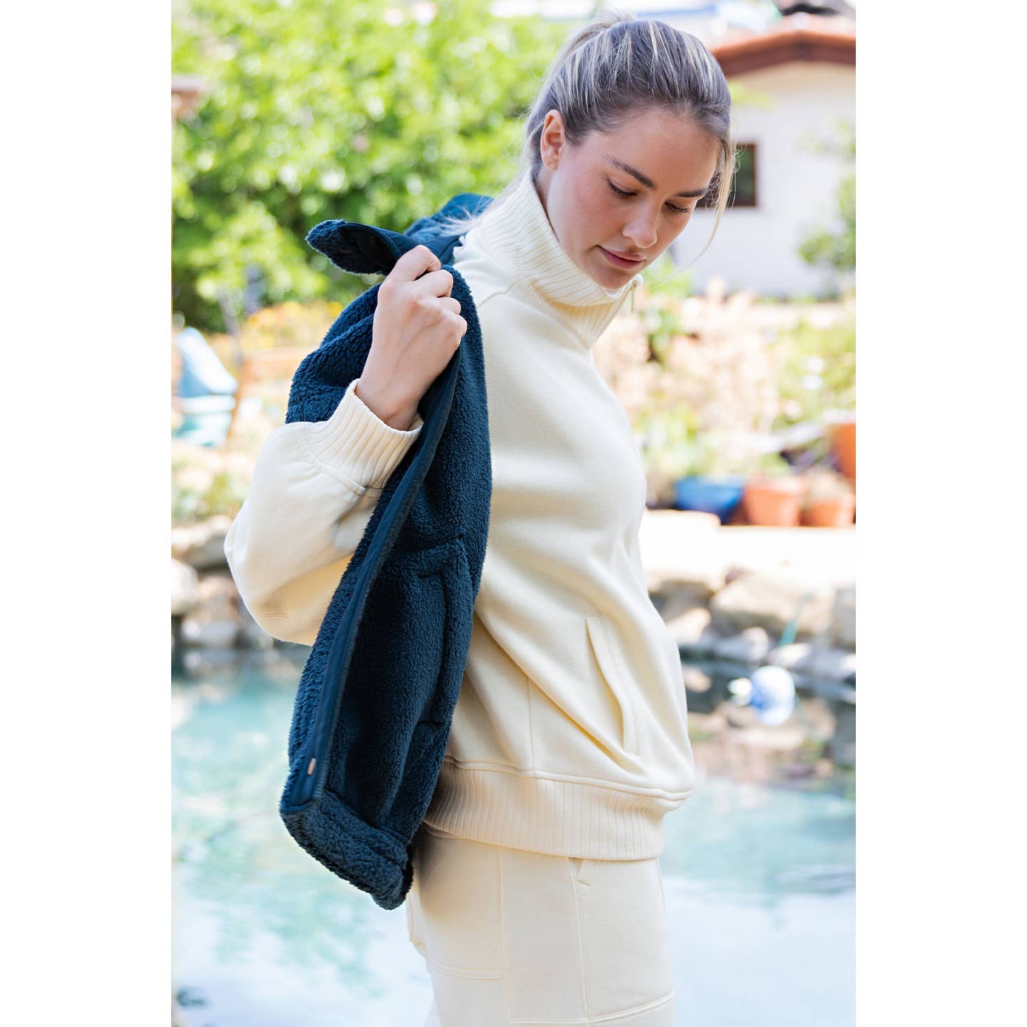 Rae Mode - Wholesale Athletic Jacket - Women's - OVERSIZED MICRO SHERPA VEST3